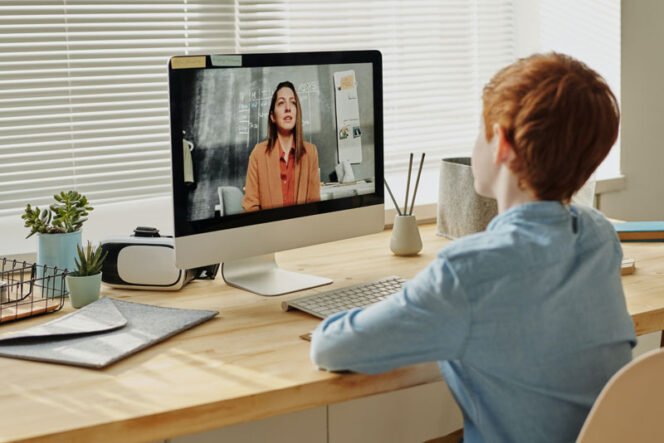 
					During the Hangout, booksellers will introduce the books to the kids along with games, activities, and free giveaways. Barnes & Noble will also sell the books for 20 percent off in stores and online on the day of the event.
